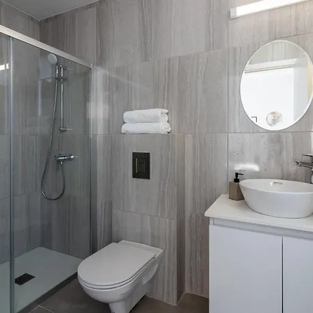Taupe's 2-bedroom In Apartament Larnaca