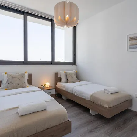 Apartament Taupe's 2-bedroom In *