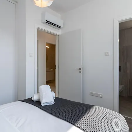 Apartament Taupe's 2-bedroom In *