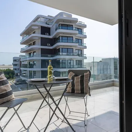 Taupe's 2-bedroom In Apartament Larnaca