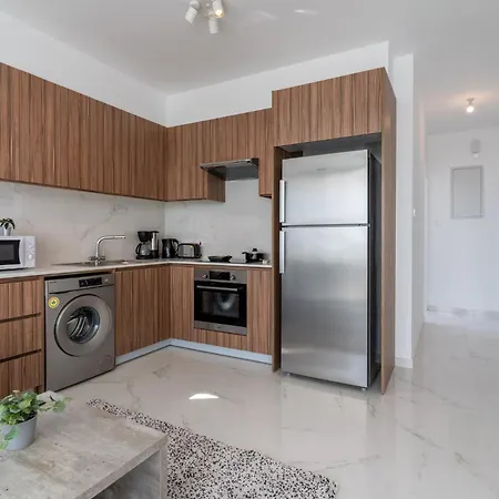 Taupe's 2-bedroom In Apartament